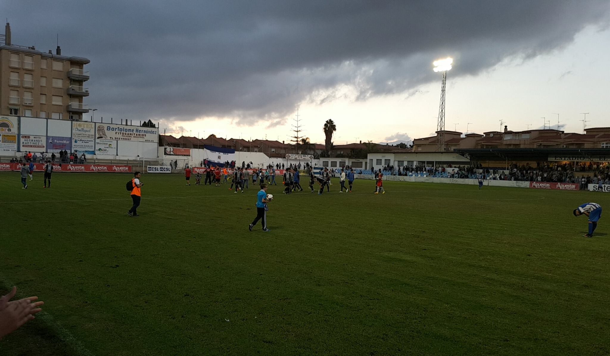 14796228_10211110339697195_883992891_o