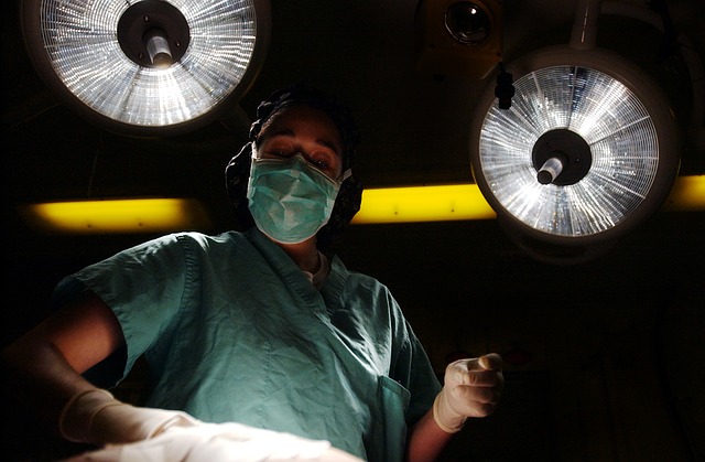 surgery-676375_640