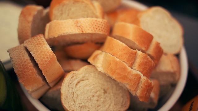 bread-1245948_640
